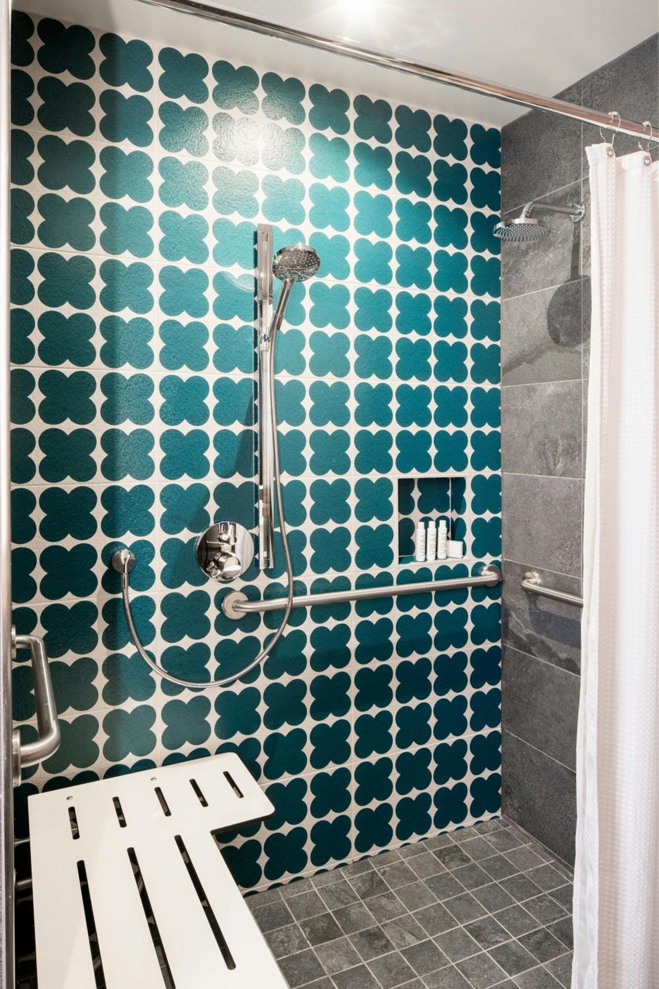 Queen Room Two Queen Beds Roll Shower Mobility Accessible